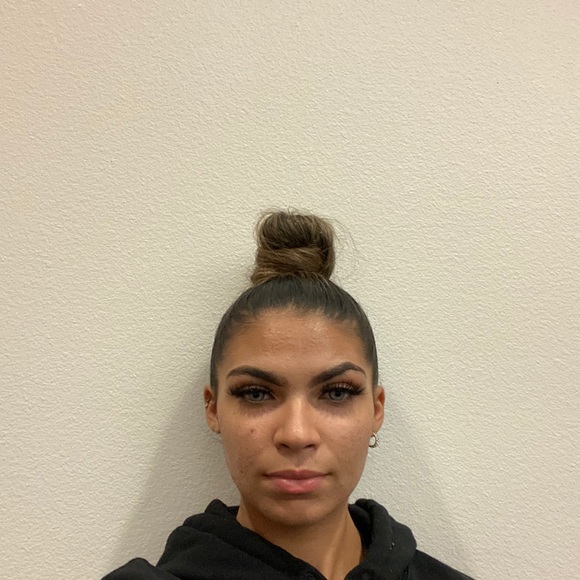 Meet your Posher, Carissa - Picture 1 of 1